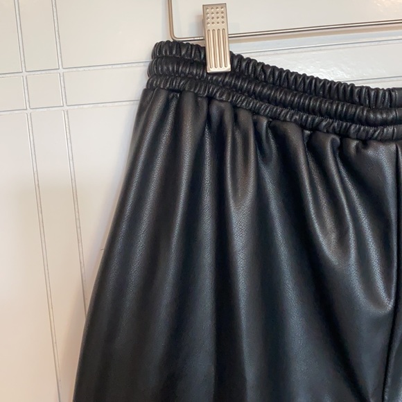 H:ours black leather pants - Picture 9 of 9